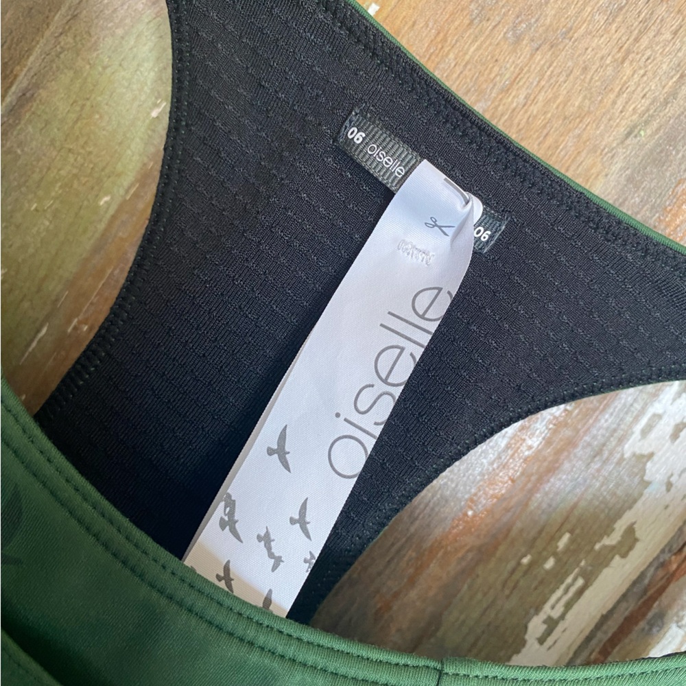 Oiselle ‘Pockito’ Moss Green Sports Bra Wings-Out🪽 - Picture 12 of 12